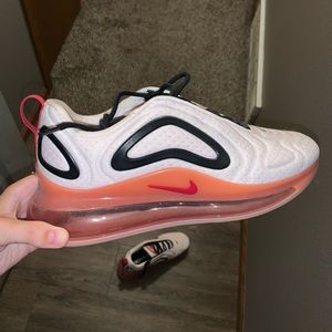 women’s nike air max 720 pink
